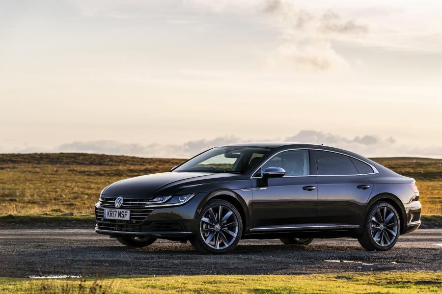  Volkswagen Arteon 4Motion Elegance 2017 года  (UK) (фото 27 из 41)